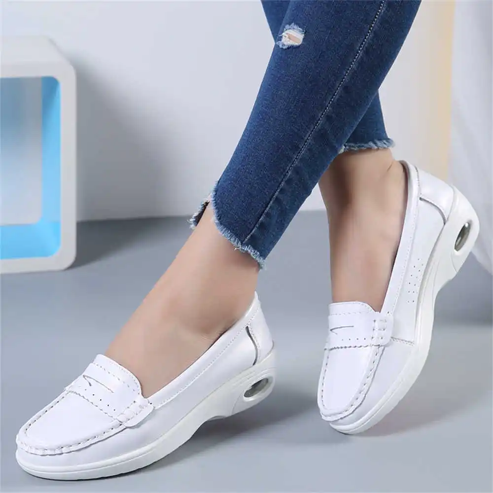 Thick Sole Slipon White Traine - Tech Accessories Gifts For Men reseña y precio